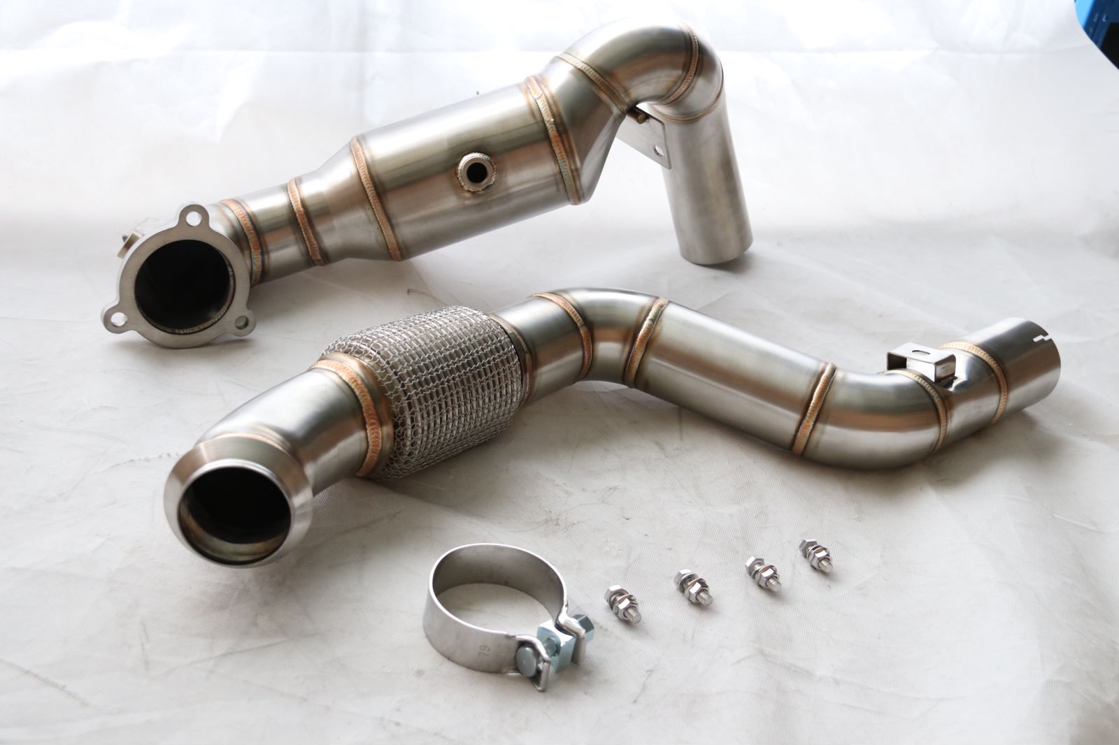 downpipe-for-Benz-W176-C117-A180-A200-A250-CLA180-CLA200-CLA250-1.6T-2.0T-2013-2018-catless.jpg - Retro-Haus - Euro-Divsion - Canada Performance Auto Parts