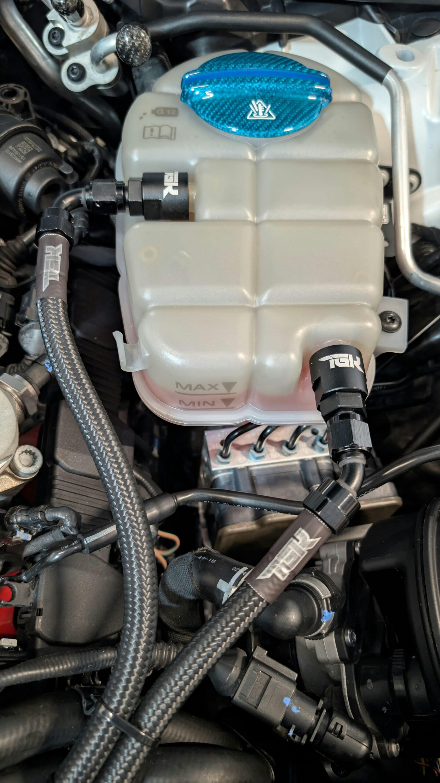 TGK Motorsport Audi S6 S7 V8 4.0T C7 C7.5 - Coolant Tank AN Line Kit - Image 2