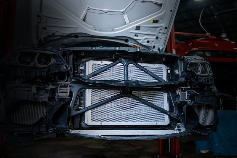CSF 2014+ BMW M3/M4 (F8X) Front Mount Heat Exchanger w/Rock Guard - Image 4