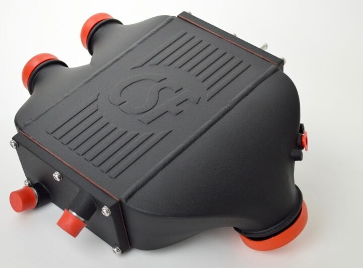 CSF 2014+ BMW M3/M4 (F8X) Top Mount Charge-Air-Cooler - Crinkle Black