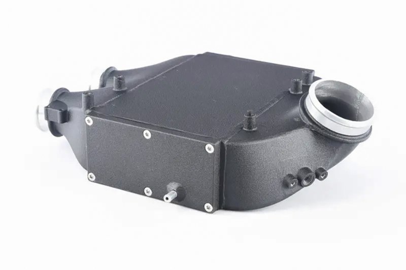 CSF 2014+ BMW M3/M4 (F8X) Top Mount Charge-Air-Cooler - Crinkle Black - Image 2