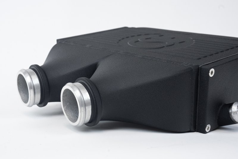 CSF 2014+ BMW M3/M4 (F8X) Top Mount Charge-Air-Cooler - Crinkle Black - Image 5