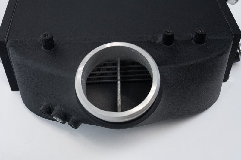 CSF 2014+ BMW M3/M4 (F8X) Top Mount Charge-Air-Cooler - Crinkle Black - Image 3