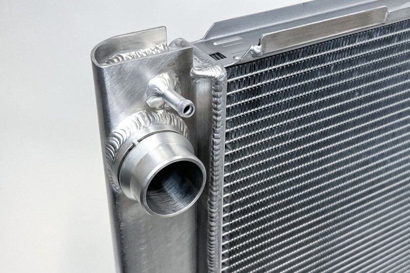 CSF 06-10 BMW E60 M5 / 06-10 BMW E63/E64 M6 Aluminum High-Performance Radiator - Image 6