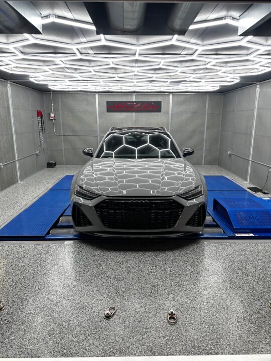 Jackal Motorsports C8 Audi RS6/RS7/RSQ8 - Lamborghini Urus - EA825 ECU / TCU Tune