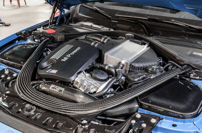 AWE Tuning BMW F8x M3/M4 S-FLO Carbon Intake - Image 3